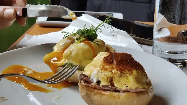 BookNoFees: 咖啡廳 – Le Petit Cafe – Ljubljana – Le Petit Cafe,第 3 張照片