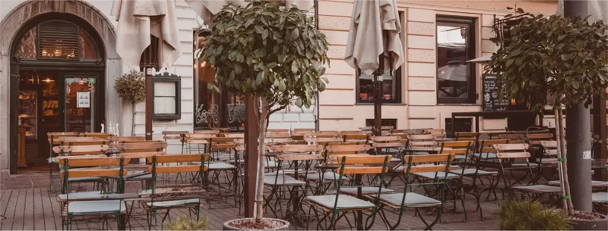 BookNoFees: 咖啡廳 – Le Petit Cafe – Ljubljana – Le Petit Cafe,第 1 張照片