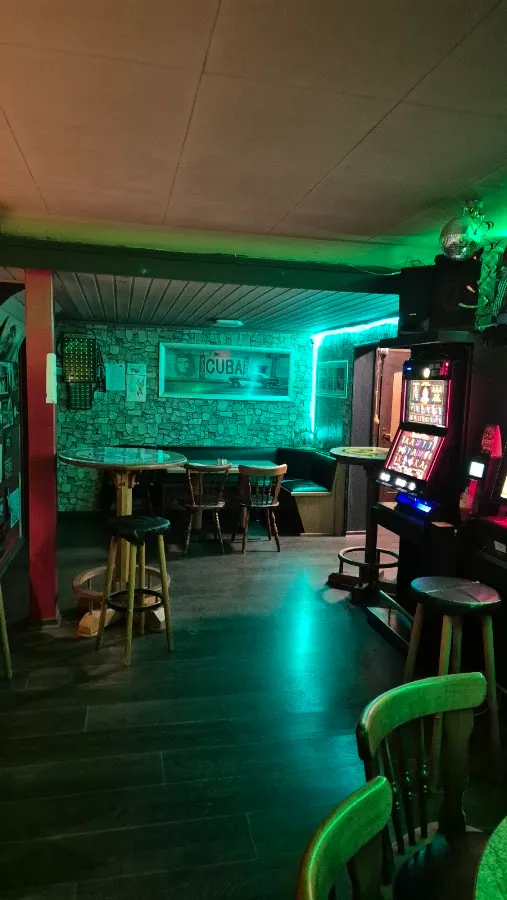 BookNoFees: 餐廳 – Zum Deutschen Kaiser Gaststätte – Drolshagen – Zum Deutschen Kaiser 餐廳，第 1 張照片