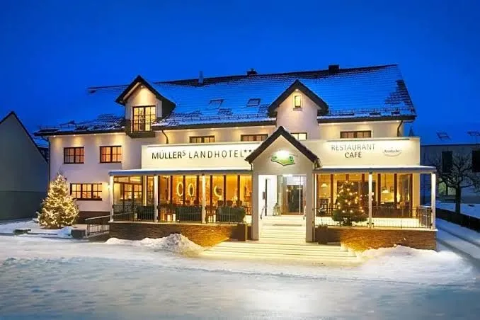 BookNoFees: 餐廳 – Landhotel Müller – Medebach – 穆勒鄉村旅館，第 1 張照片
