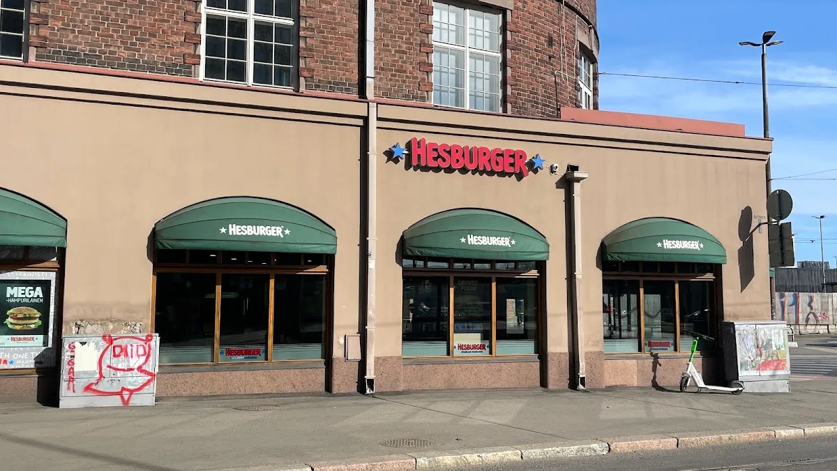 BookNoFees: 輕食吧 – Hesburger – Helsinki – Hesburger，第 1 張照片