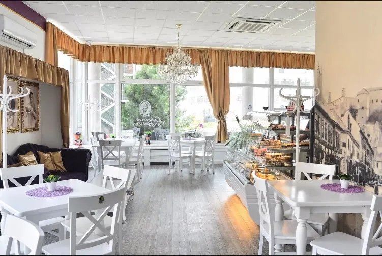 BookNoFees: 咖啡廳 – Cukráreň u Babičky – Bratislava – Babičky 奶奶家的甜點店，第 1 張照片