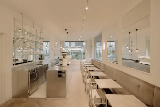 BookNoFees: 餐廳 – Locals Coffee – Amsterdam – Locals Coffee，第 3 張照片