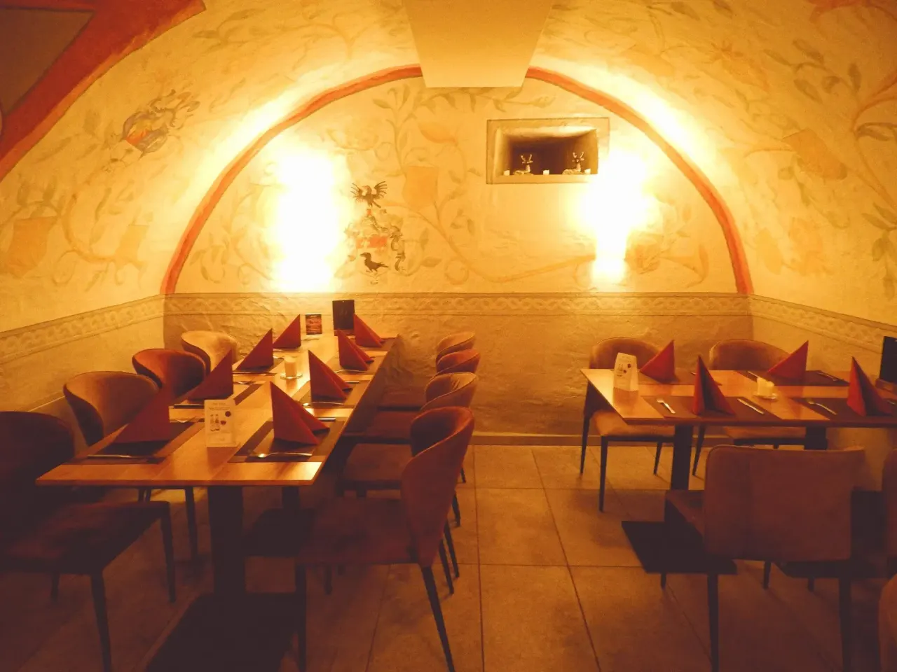 BookNoFees: 餐廳 – Drostenkeller – Balve – Drostenkeller，第 1 張照片