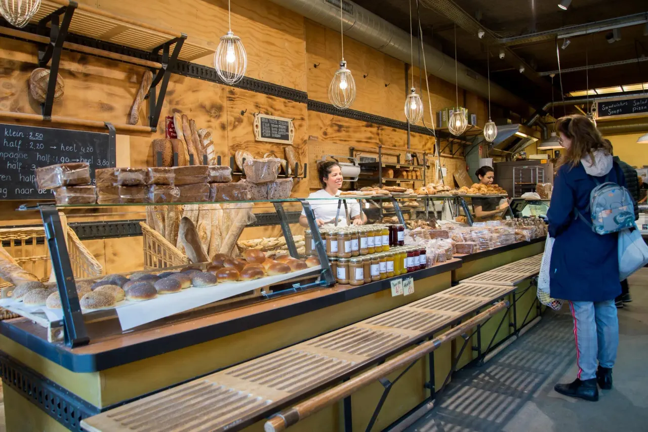 BookNoFees: 咖啡廳 – Bakhuys – Amsterdam – Bakhuys,第 1 張照片