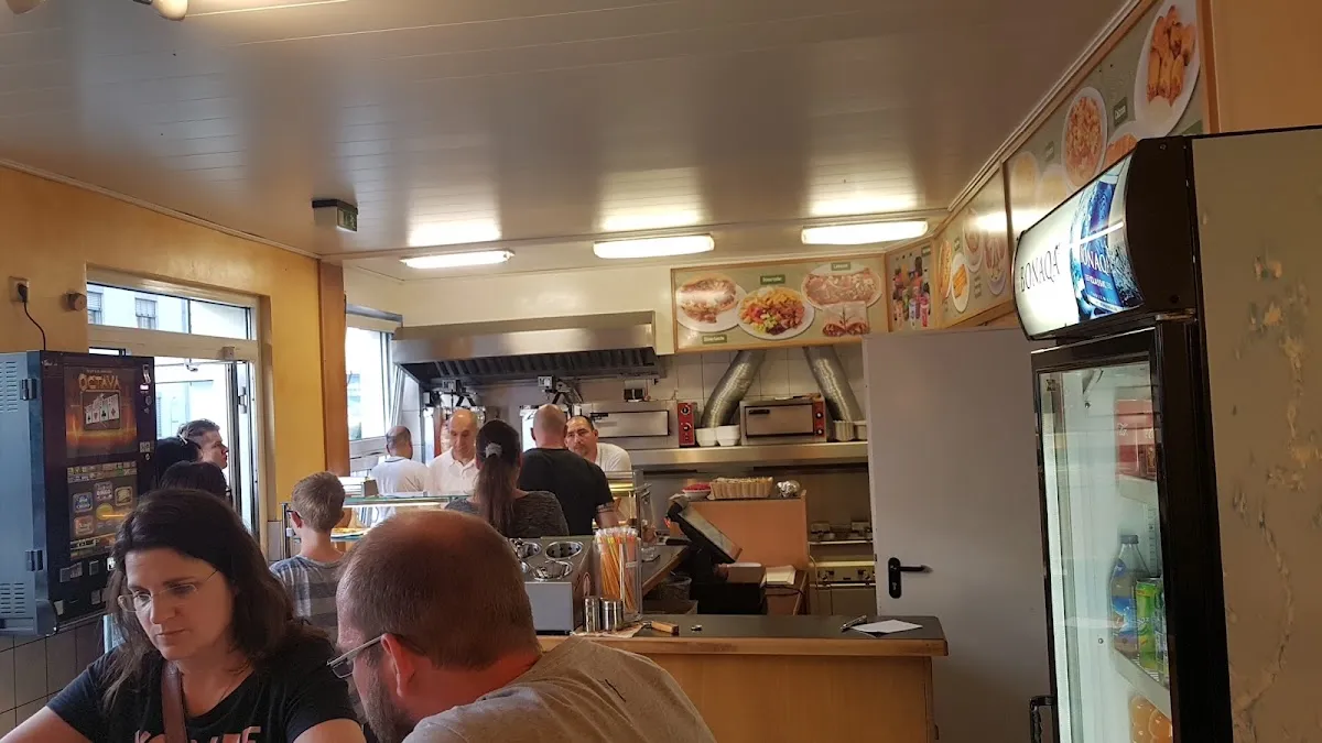 BookNoFees: 餐廳 – Cappadocia Döner Grill Pizza – Erwitte – 卡帕多奇亞旋轉烤肉窯烤披薩，第 1 張照片