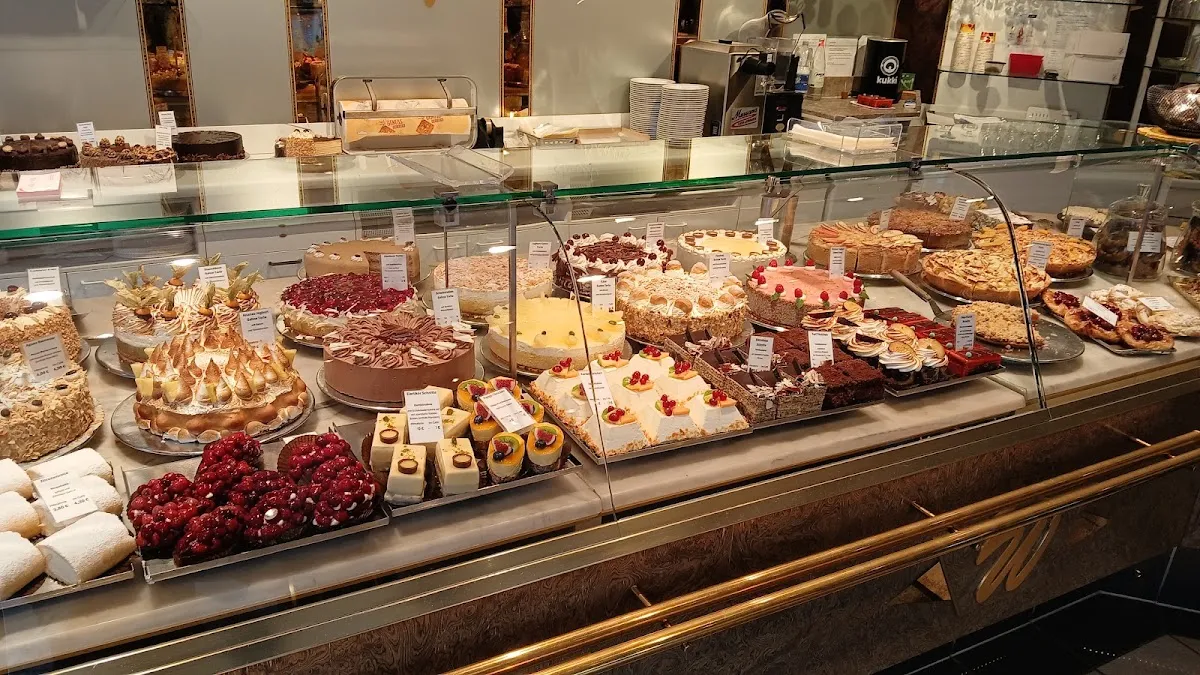 BookNoFees: 餐廳 – Café und Konditorei Wenning – Herdecke – Wenning 咖啡廳與糕餅店，第 1 張照片