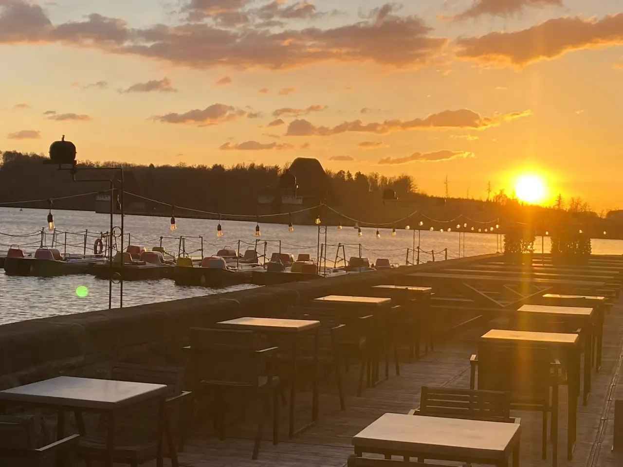 BookNoFees: 餐廳 – MahlAnderz am Möhnesee – Möhnesee-Günne – MahlAnderz am Möhnesee，第 1 張照片