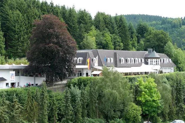 BookNoFees: 餐廳 – Höhlenrestaurant Himmelreich – Attendorn – Höhlenrestaurant Himmelreich，第 1 張照片