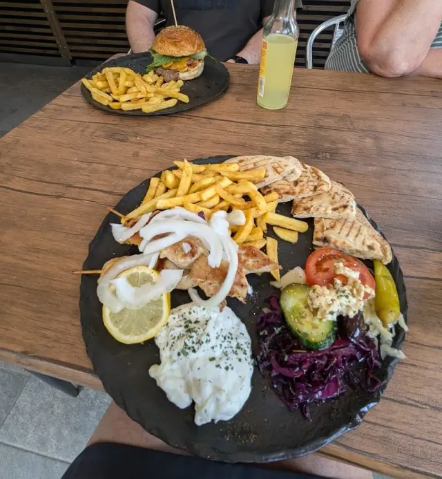 BookNoFees: 餐廳 – Elia Grill – Nachrodt-Wiblingwerde – Elia Grill，第 3 張照片