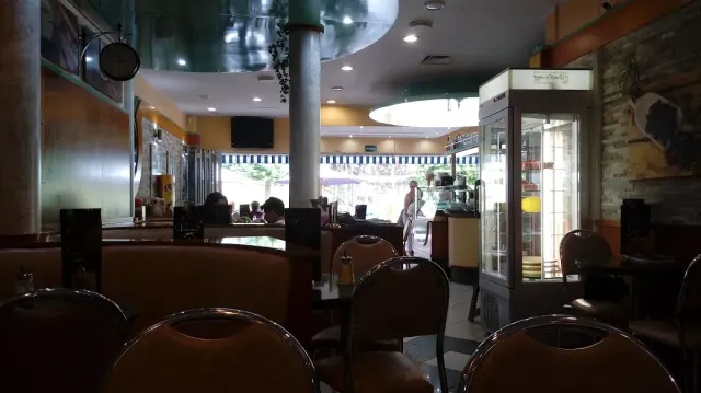 BookNoFees: 餐廳 – Eiscafé Valentino – Werdohl – 瓦倫蒂諾冰淇淋咖啡廳，第 2 張照片