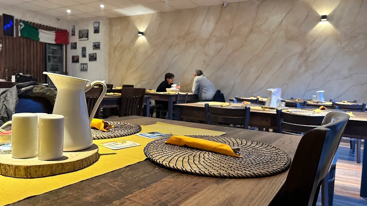 BookNoFees: 餐廳 – Trattoria La Fontana – Schalksmühle – Trattoria La Fontana，第 1 張照片