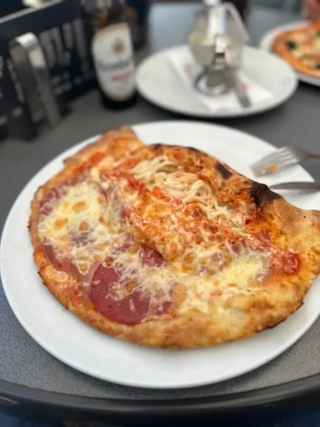 BookNoFees: 餐廳 – Pizzeria Covaccino – Brilon – Pizzeria Covaccino，第 2 張照片