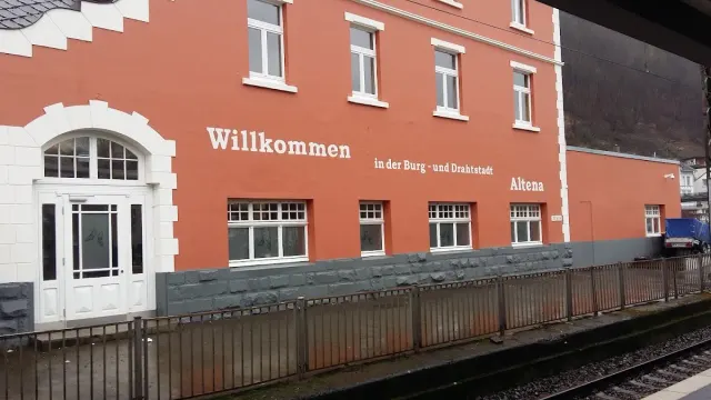 BookNoFees: Merz Konditoreicafé, Altena