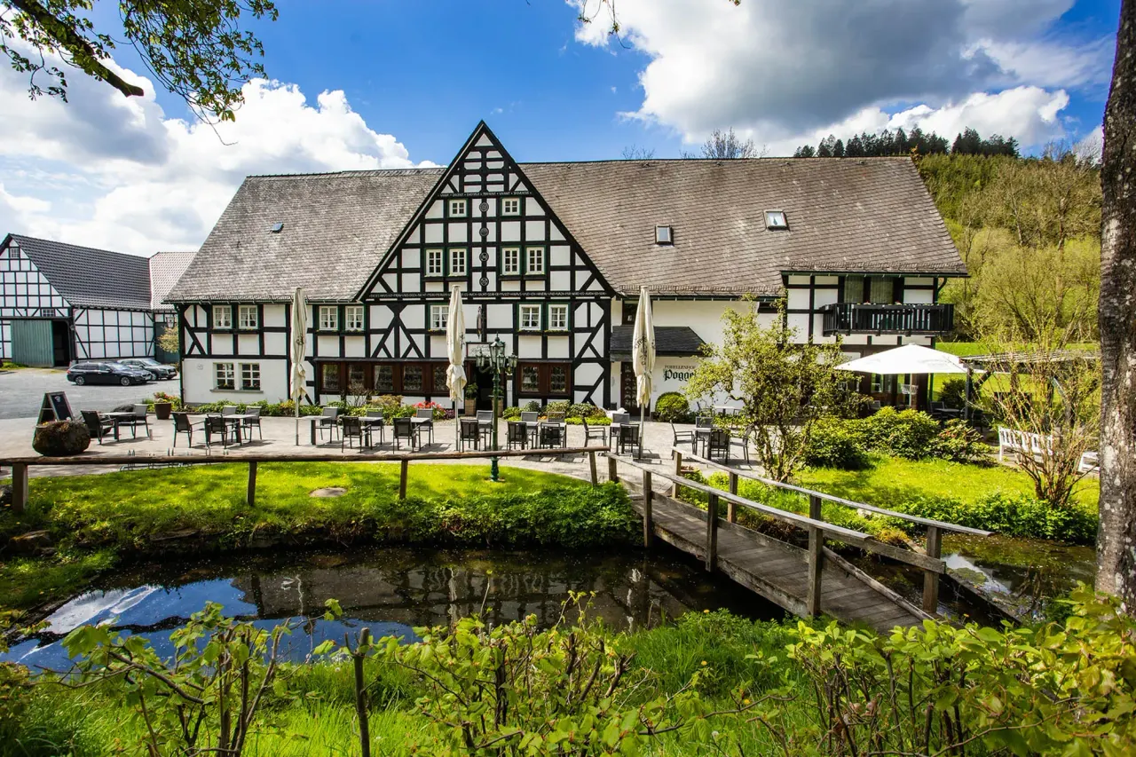 BookNoFees: 餐廳 – Forellenhof Poggel – Eslohe – 福雷倫霍夫波格爾，第 1 張照片