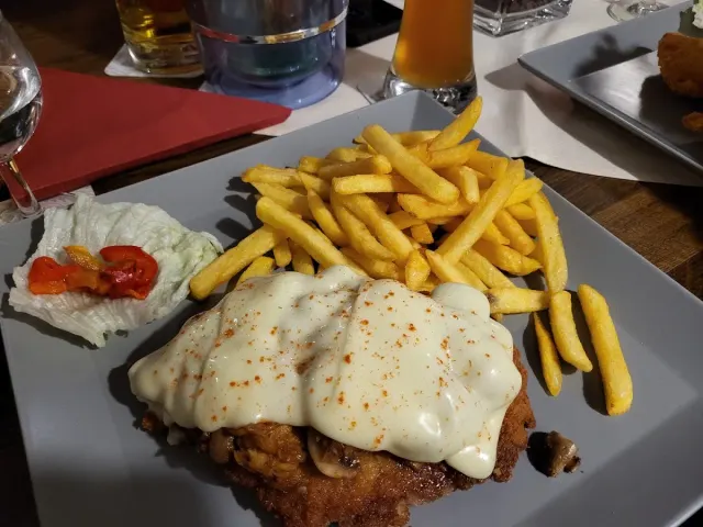 BookNoFees: 餐廳 – Holthauser Grillstuben – Plettenberg – Holthauser Grillstuben，第 3 張照片