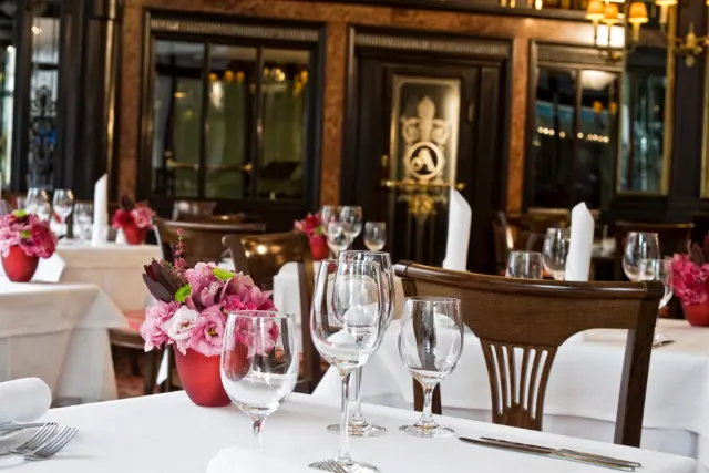 BookNoFees: 餐廳 – Café Astoria – Budapest – Café Astoria，第 2 張照片