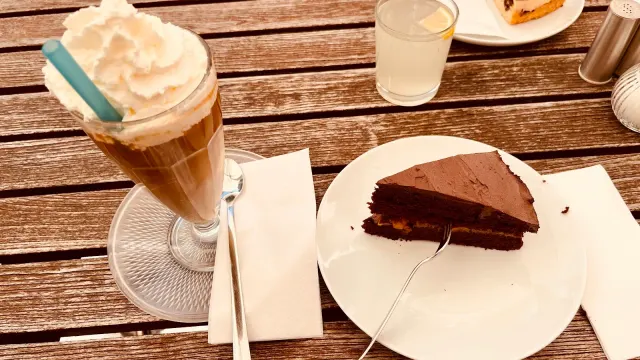 BookNoFees: 咖啡廳 – Café Behring – Berlin – Café Behring,第 3 張照片