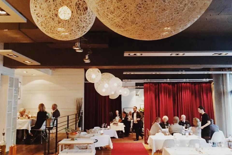 BookNoFees: 餐廳 – Brasserie Mares – Oslo – Brasserie Mares，第 1 張照片
