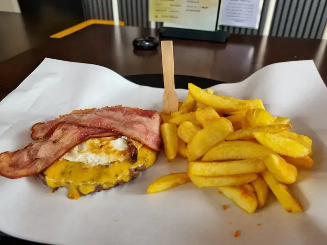 BookNoFees: 餐廳 – 3MO-Burger – Medebach – 3MO-Burger，第 3 張照片