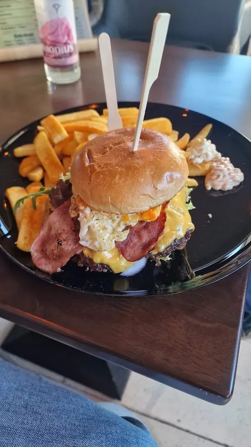 BookNoFees: 餐廳 – 3MO-Burger – Medebach – 3MO-Burger，第 1 張照片