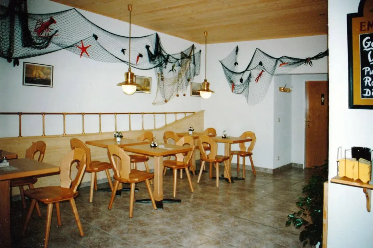 BookNoFees: 餐廳 – Fischrestaurant Hansekogge – Attendorn – Hansekogge 魚餐廳，第 1 張照片