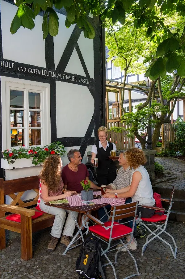 BookNoFees: 輕食吧 – Imbiss Esselstübchen – Eslohe – Imbiss Esselstübchen，第 1 張照片