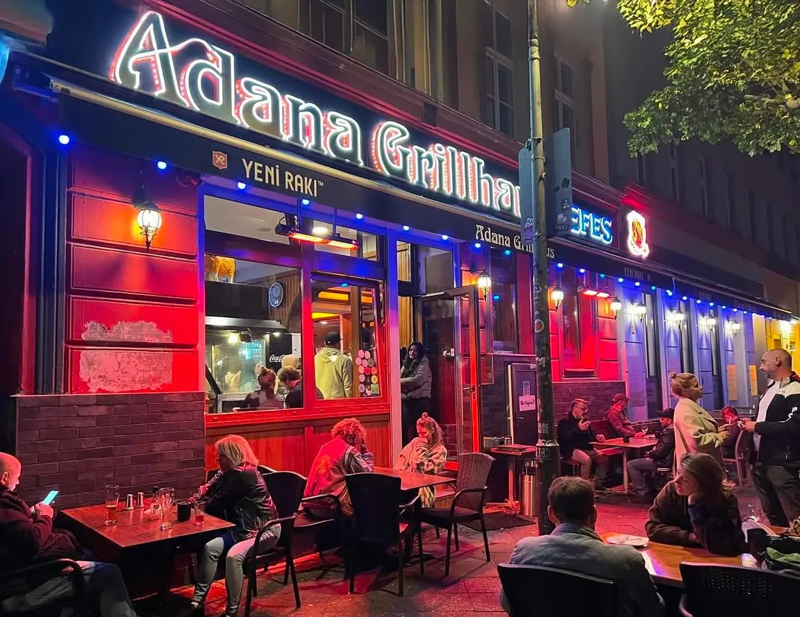 BookNoFees: 餐廳 – Adana Grillhaus - Kreuzberg – Berlin – Adana Grillhaus - Kreuzberg，第 1 張照片