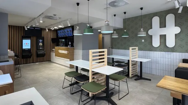 BookNoFees: 餐廳 – Hesburger – Sofia – Hesburger，第 2 張照片