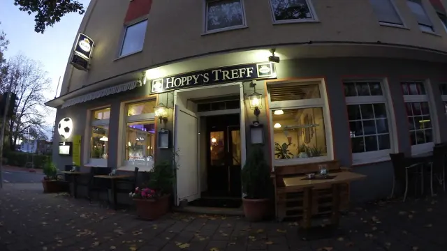 BookNoFees: 餐廳 – Hoppys Treff – Holzwickede – Hoppys Treff，第 3 張照片