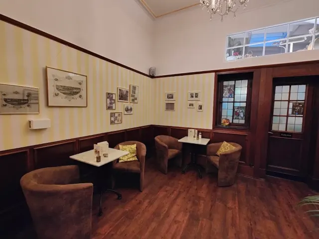 BookNoFees: 餐廳 – Conditorei Weßling – Lüdenscheid – Weßling 糕點店，第 3 張照片