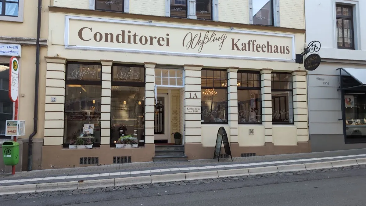 BookNoFees: 餐廳 – Conditorei Weßling – Lüdenscheid – Weßling 糕點店，第 1 張照片