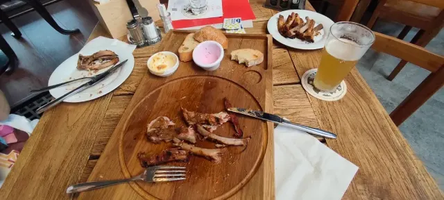 BookNoFees: 餐廳 – Alfa – Bratislava – 阿爾法,第 2 張照片