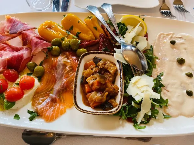 BookNoFees: 餐廳 – Hotel Il Duomo – Olpe – Hotel Il Duomo，第 2 張照片