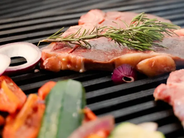 BookNoFees: 輕食吧 – Grill Mánia – Budapest – Grill Mánia,第 3 張照片