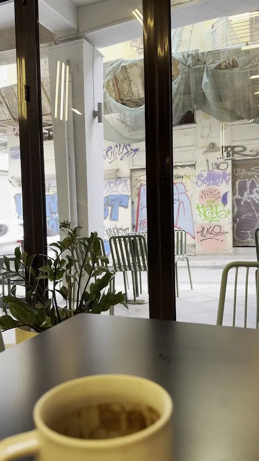 BookNoFees: 咖啡廳 – Third Place – Athens – 第三名，第 3 張照片