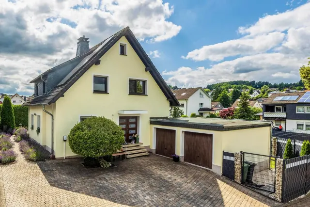 BookNoFees:Nieder-Röhre的民宿 – Ferienwohnung Sonnenblick und Relax