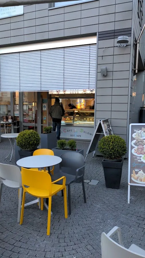 BookNoFees: 餐廳 – Eiscafe Dolomiti – Erndtebrück – Eiscafe Dolomiti，第 1 張照片