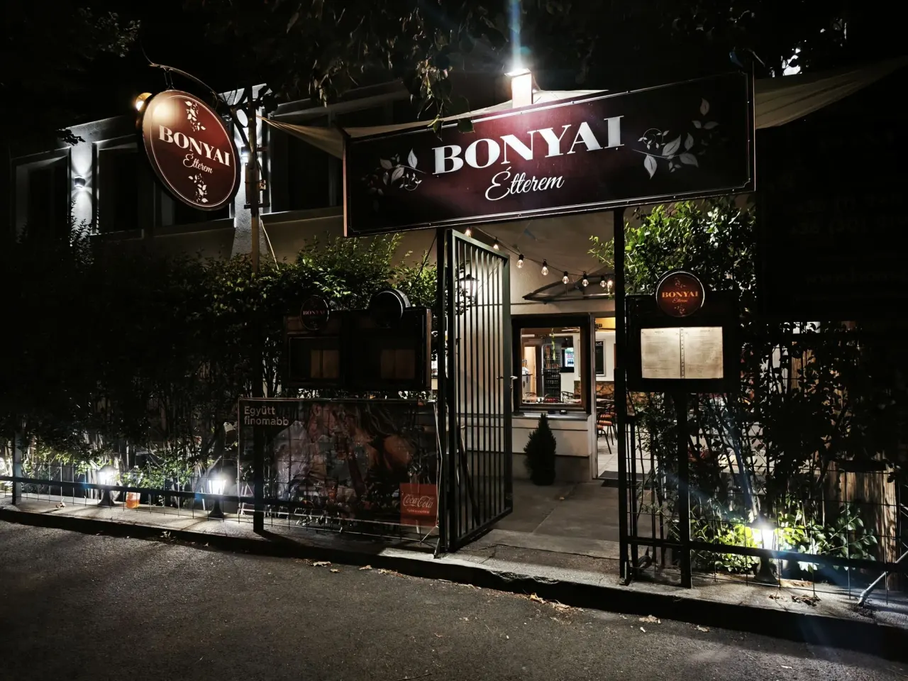 BookNoFees: 餐廳 – Bonyai Étterem – Budapest – Bonyai Étterem，第 1 張照片