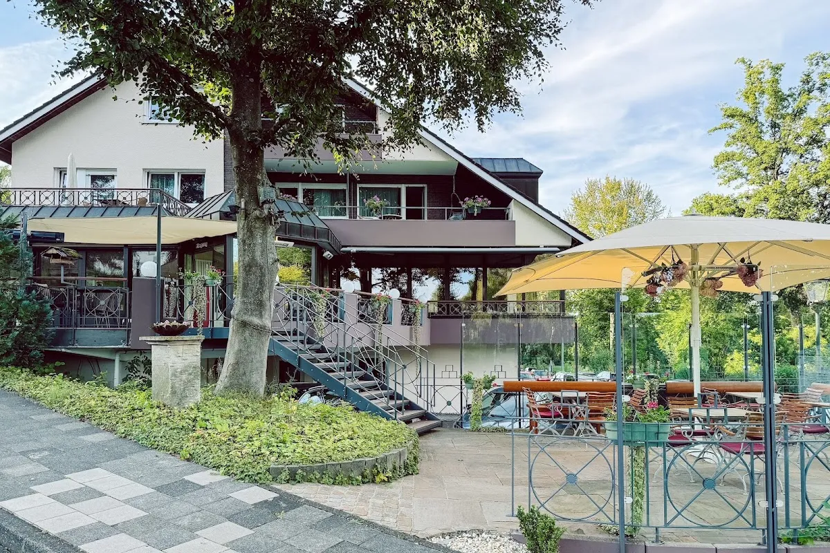 BookNoFees: 餐廳 – Parkhotel – Bad Wünnenberg – Parkhotel，第 1 張照片