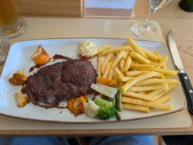 BookNoFees: 餐廳 – Parkhotel – Bad Wünnenberg – Parkhotel，第 2 張照片