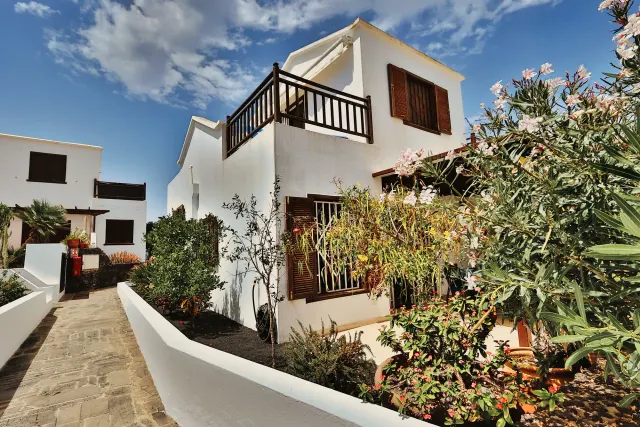 BookNoFees: Pequeño Paraíso Lanzarote | 可容納 4 人的現代度假屋 | 位於 Playa Honda 的 Solvalor – Playa Honda