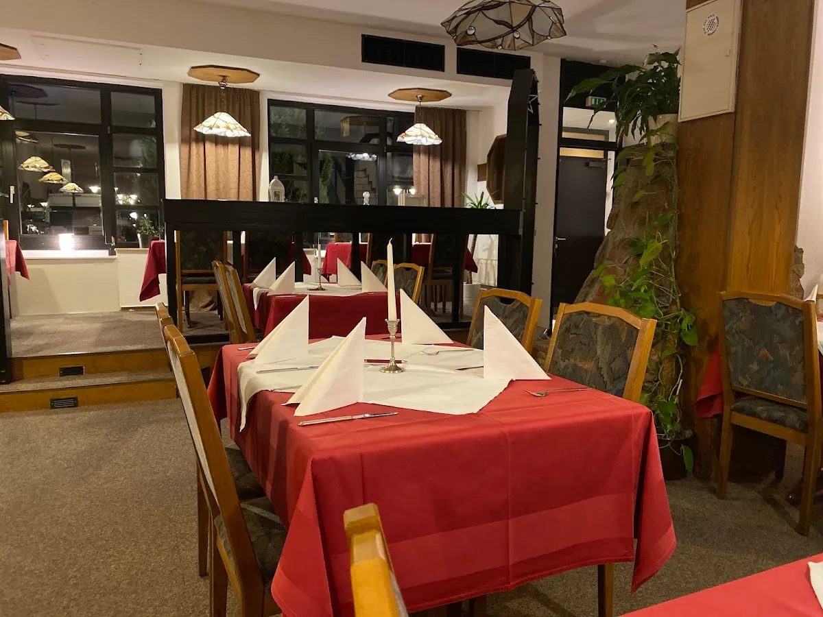BookNoFees: 餐廳 – Adria Restaurant Geseke – Geseke – Adria Restaurant Geseke，第 1 張照片