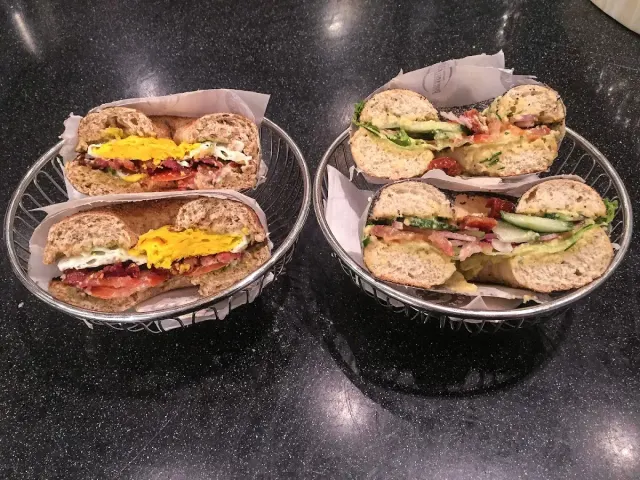 BookNoFees: 咖啡廳 – Bagel & Juice – Oslo – 貝果與果汁，第 2 張照片