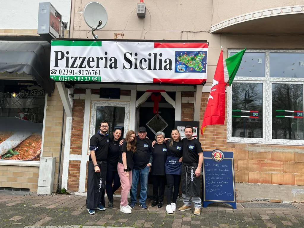 BookNoFees: 餐廳 – Pizzeria Sicilia – Plettenberg – Pizzeria Sicilia，第 1 張照片