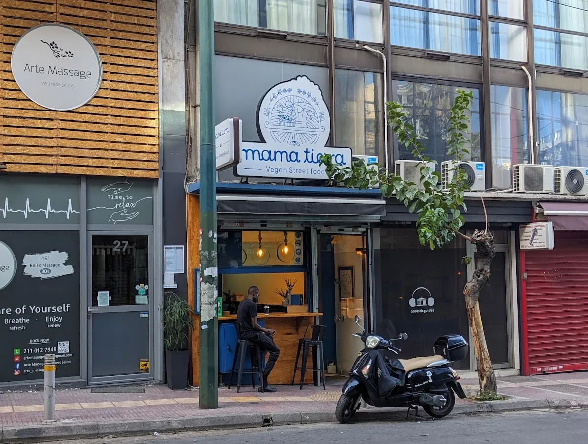 BookNoFees: 輕食吧 – Mama Tierra Acropolis – Athens – Mama Tierra Acropolis，第 1 張照片