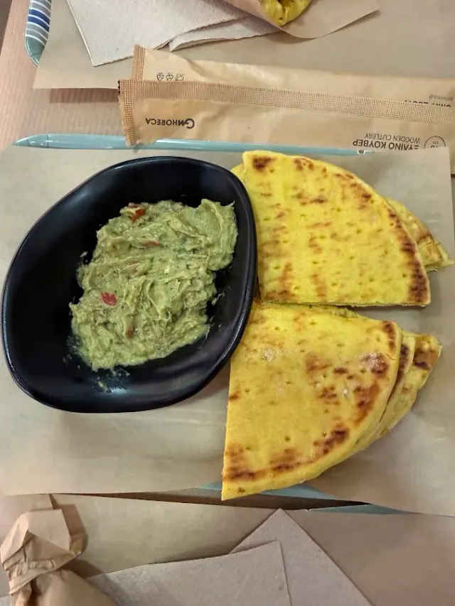 BookNoFees: 輕食吧 – Mama Tierra Acropolis – Athens – Mama Tierra Acropolis，第 2 張照片