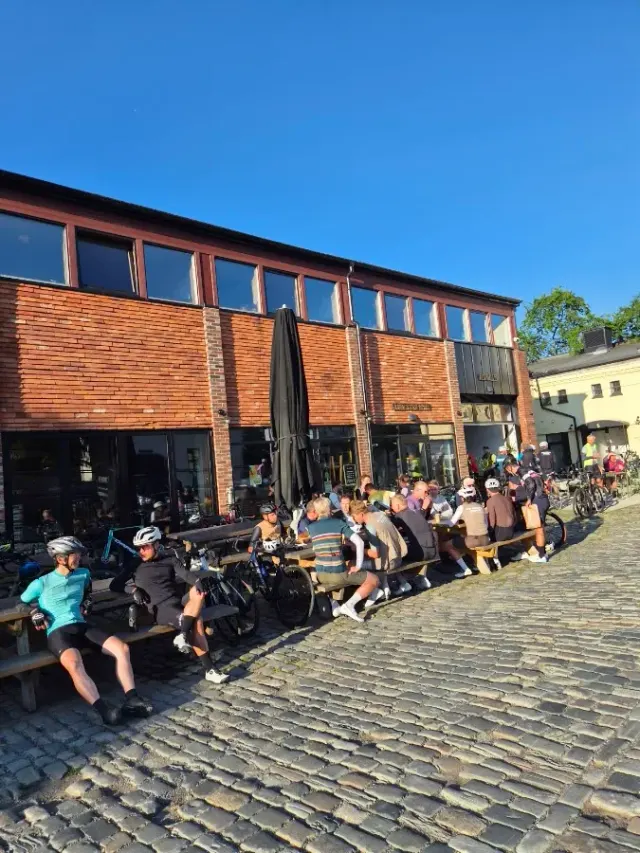 BookNoFees: 咖啡廳 – Fuglen Gamlebyen – Oslo – Fuglen Gamlebyen，第 2 張照片